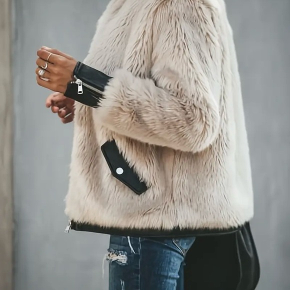Women's Faux Fur Jacket - Beige - Picture 3 of 4